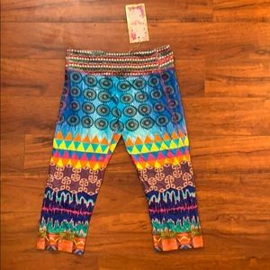 NWT! PRINTED LEGGINGS SIZE SMALL
